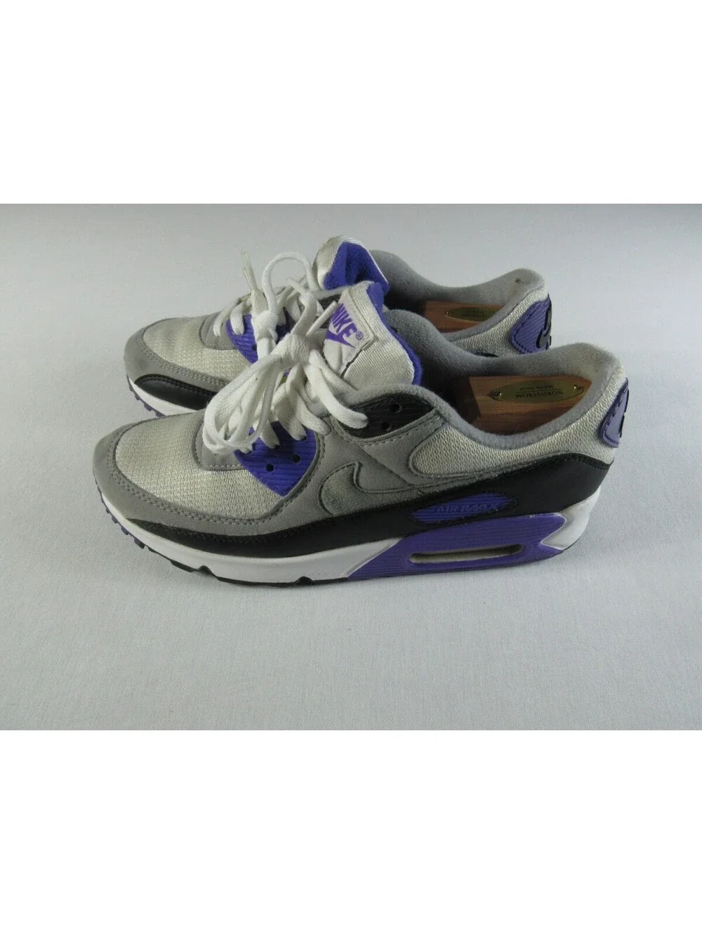 Nike Air Max 90 Hyper Grape Low Top Lace-Up Mesh Cushioned CD0881-104 - Size 8.5